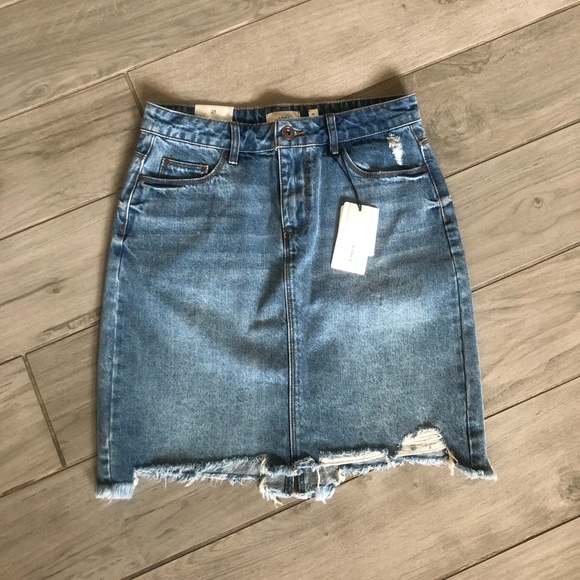 A Loves A Pencil Denim Skirt - Picture 2 of 12